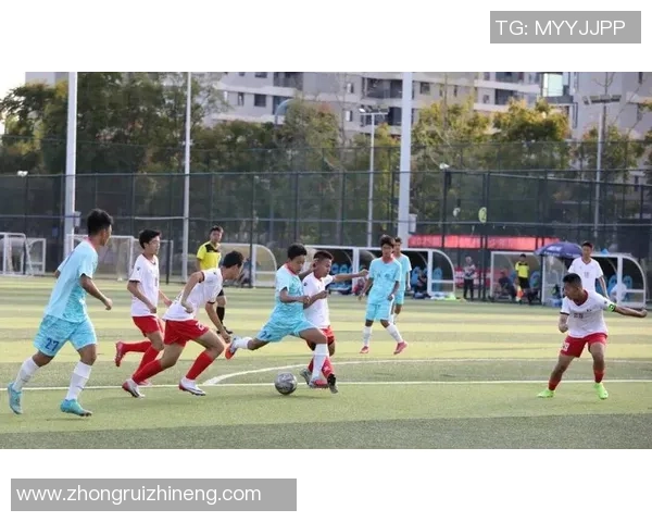 足球巨星走进大学校园 打造校园体育新风尚 促进青少年体育发展